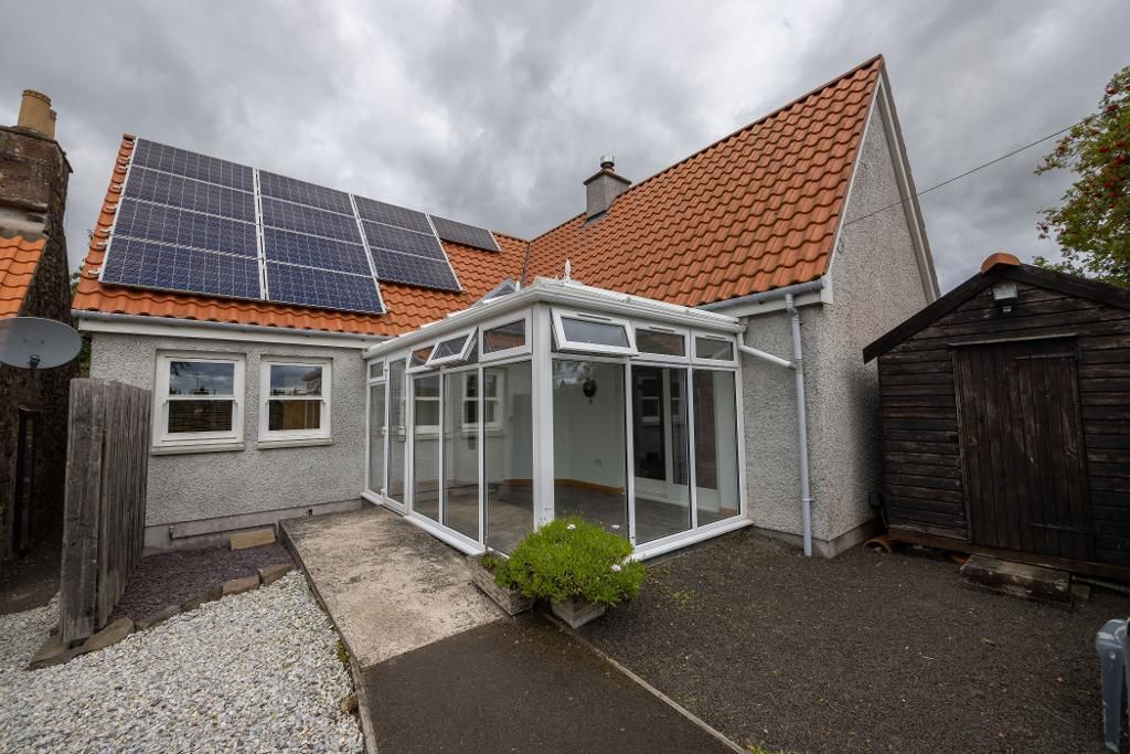 2 bed detached bungalow for sale in Upper Greens, Auchtermuchty KY14, £199,995
