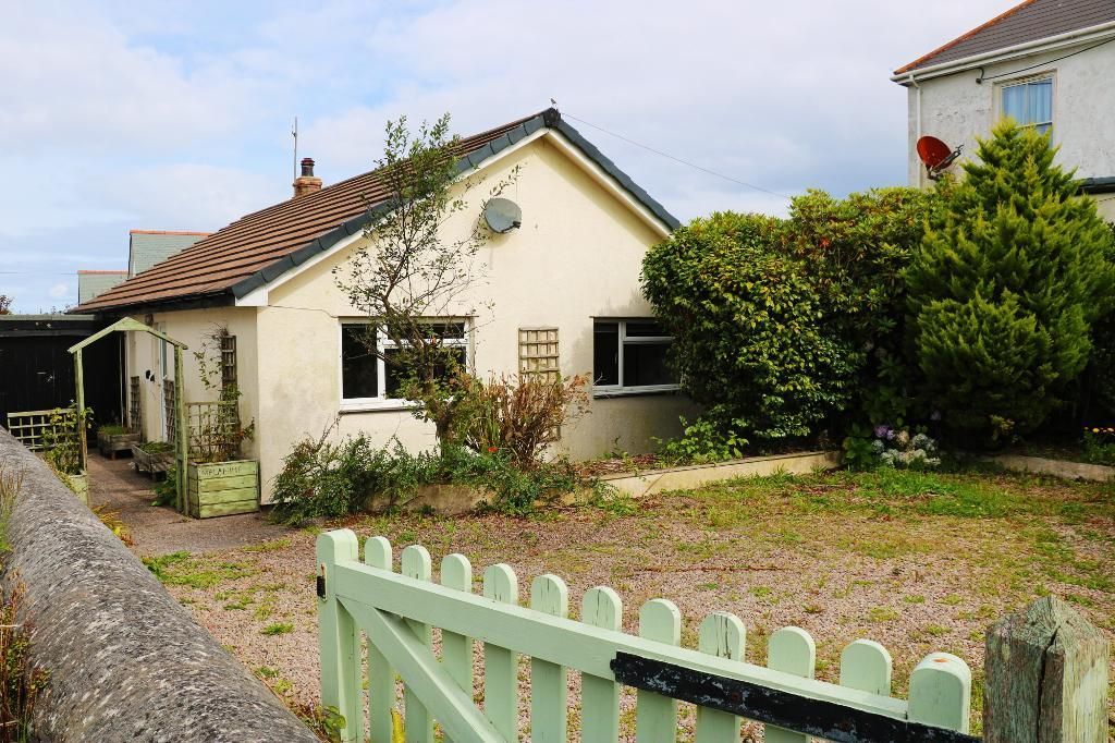 3 bed bungalow for sale in Pendeen, Penzance, Cornwall TR19, £310,000
