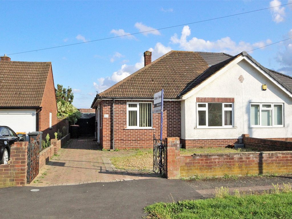 2 bed bungalow for sale in Northcote, Bedford, Bedfordshire MK41, £300,000