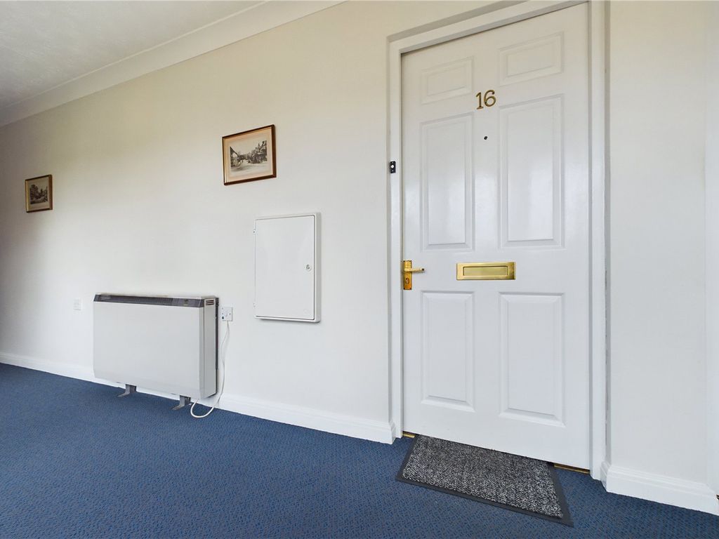 1 bed flat for sale in Reading Road, Pangbourne, Reading, Berkshire RG8, £100,000