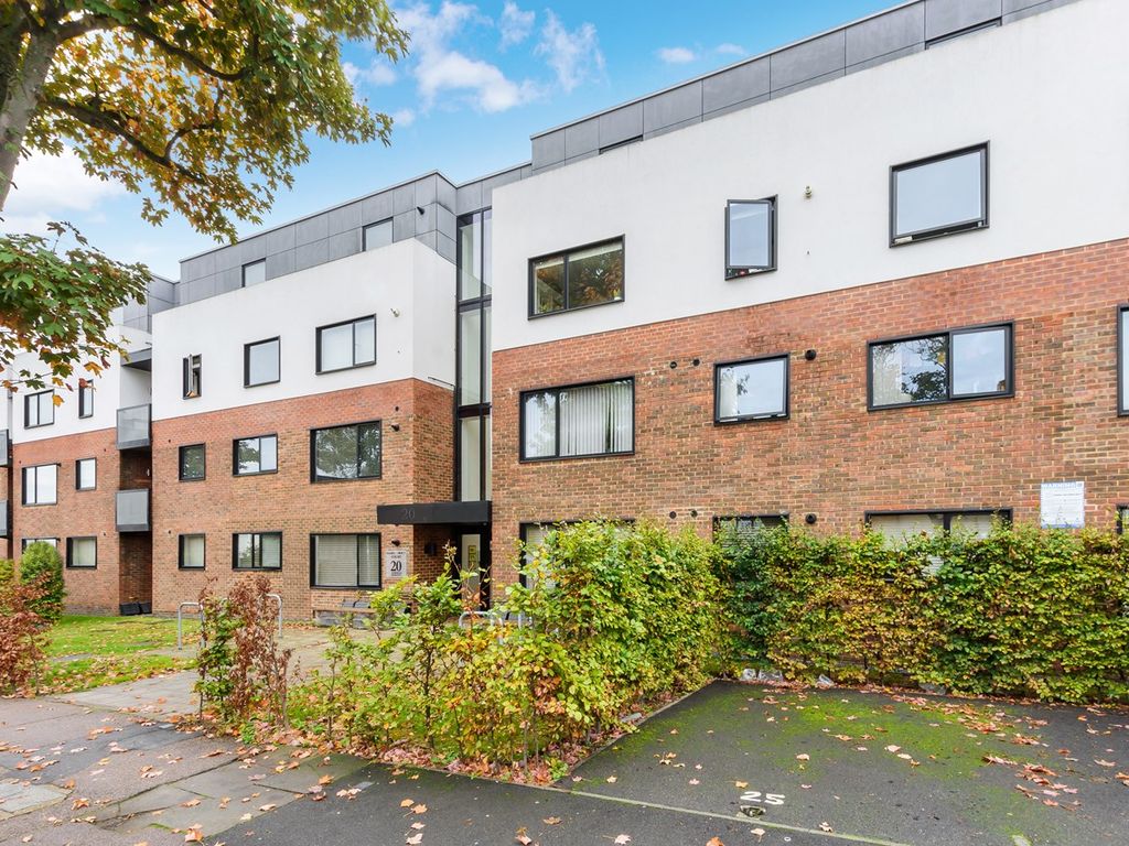 1 bed flat for sale in Lingfield Crescent, London SE9, £270,000