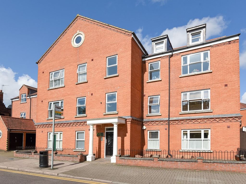 2 bed flat for sale in Osier Court, 64 Bancroft, Hitchin SG5, £325,000