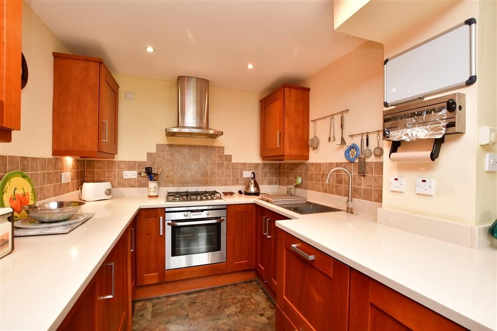 2 bed flat for sale in Ditton Place, Ditton, Aylesford, Kent ME20, £260,000