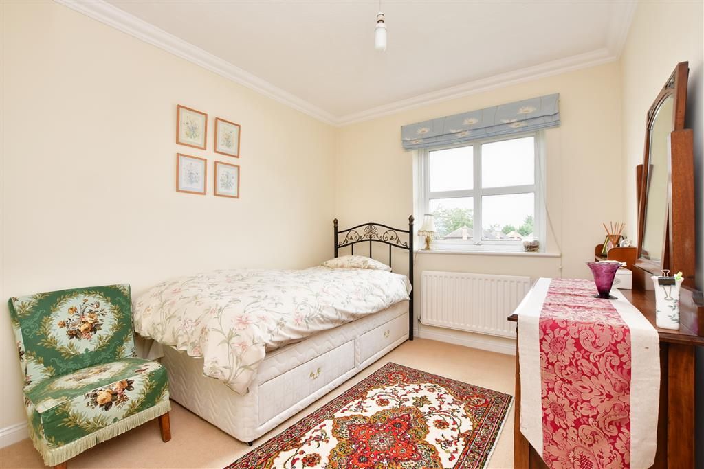 2 bed flat for sale in Ditton Place, Ditton, Aylesford, Kent ME20, £260,000