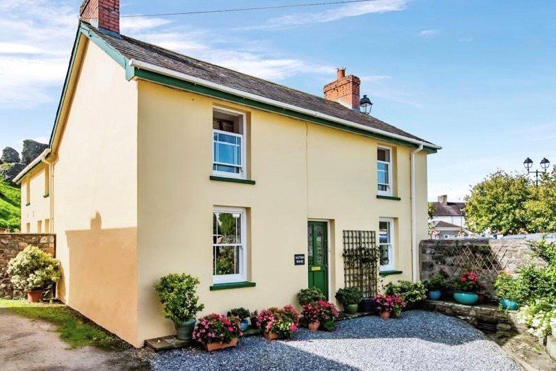 3 bed detached house for sale in Castle Street, Llandovery, Carmarthenshire SA20, £319,950