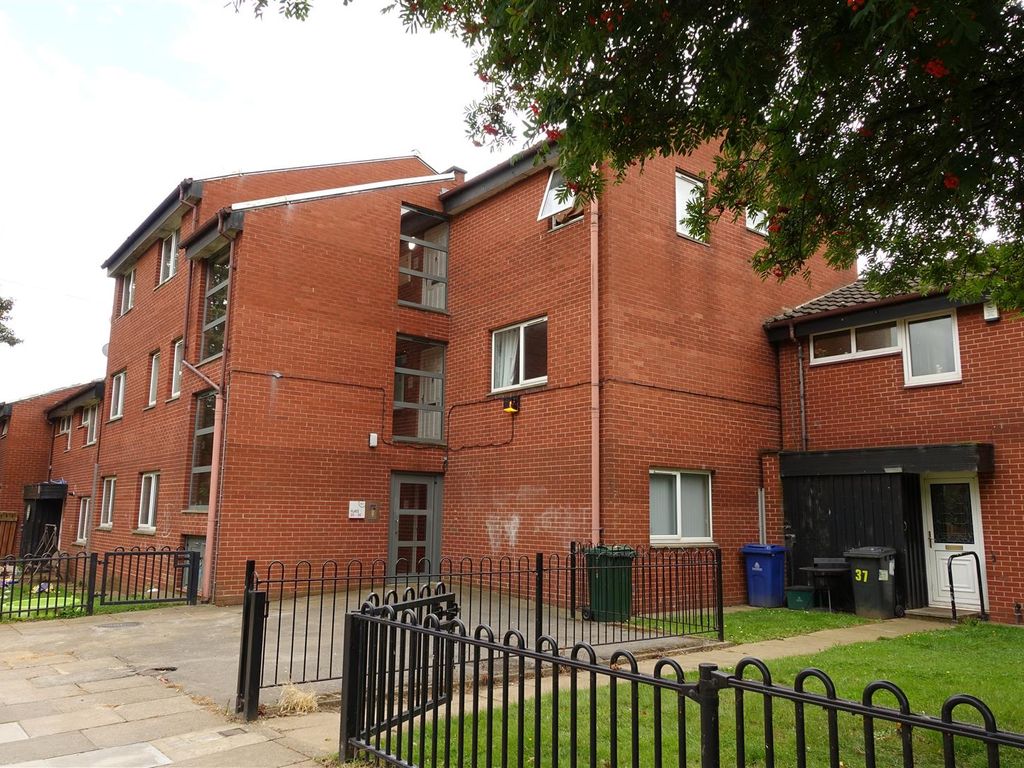 2 bed flat for sale in Ashburton Close, Adwick-Le-Street, Doncaster DN6, £75,000