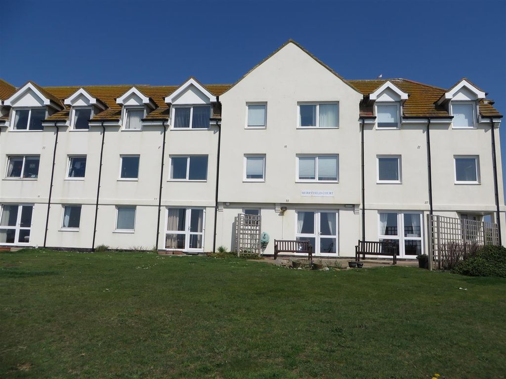 1 bed flat for sale in Marine Parade, Seaford BN25, £99,950