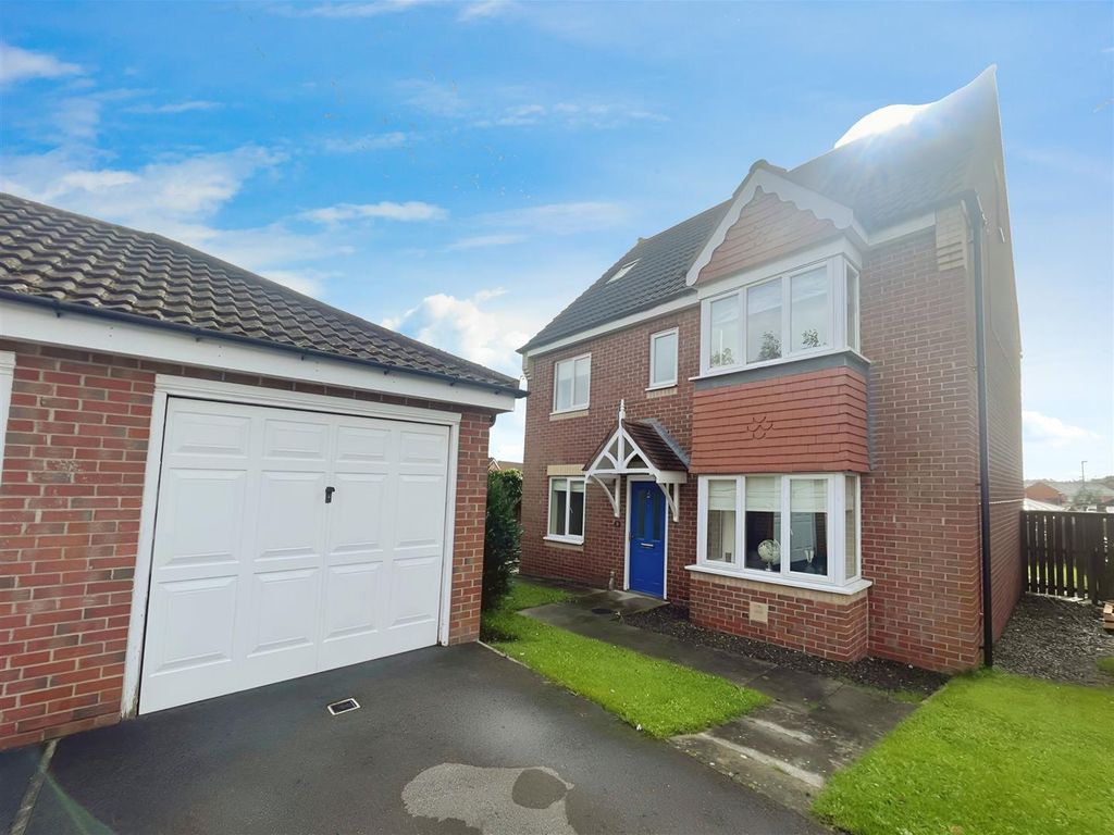 5 bed detached house for sale in Larmouth Court, Willington, Crook DL15, £225,000