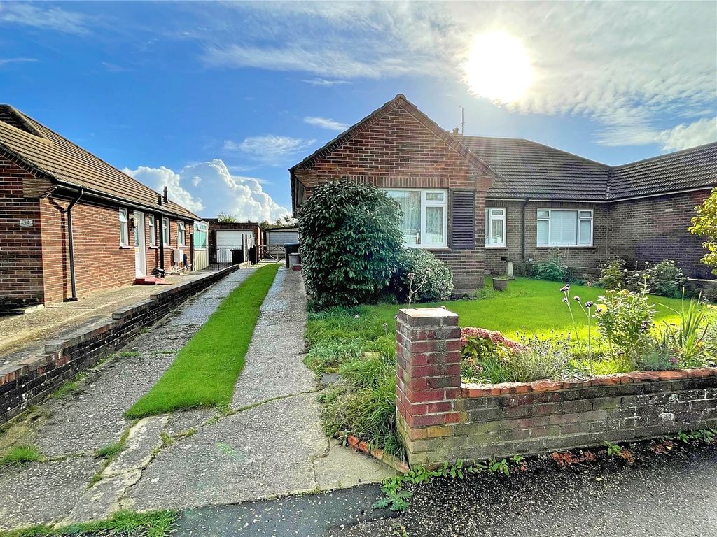 3 bed bungalow for sale in Hillview Crescent, Hillview Crescent, Littlehampton, West Sussex BN16, £375,000