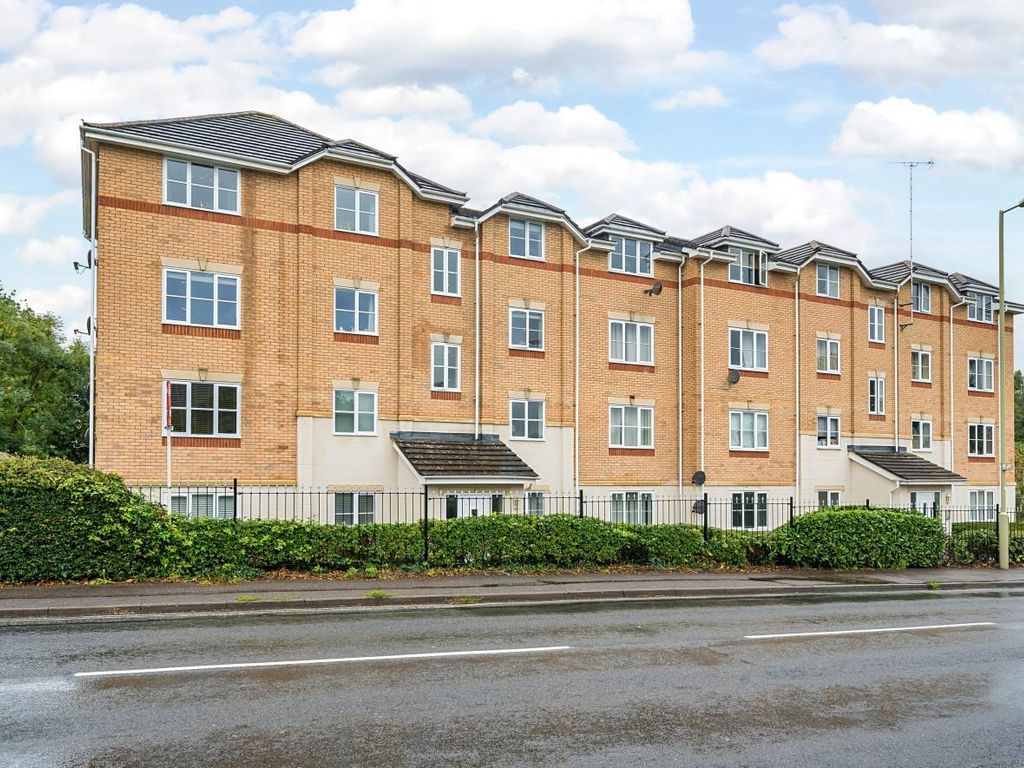 2 bed flat for sale in Hursley Road, Chandler