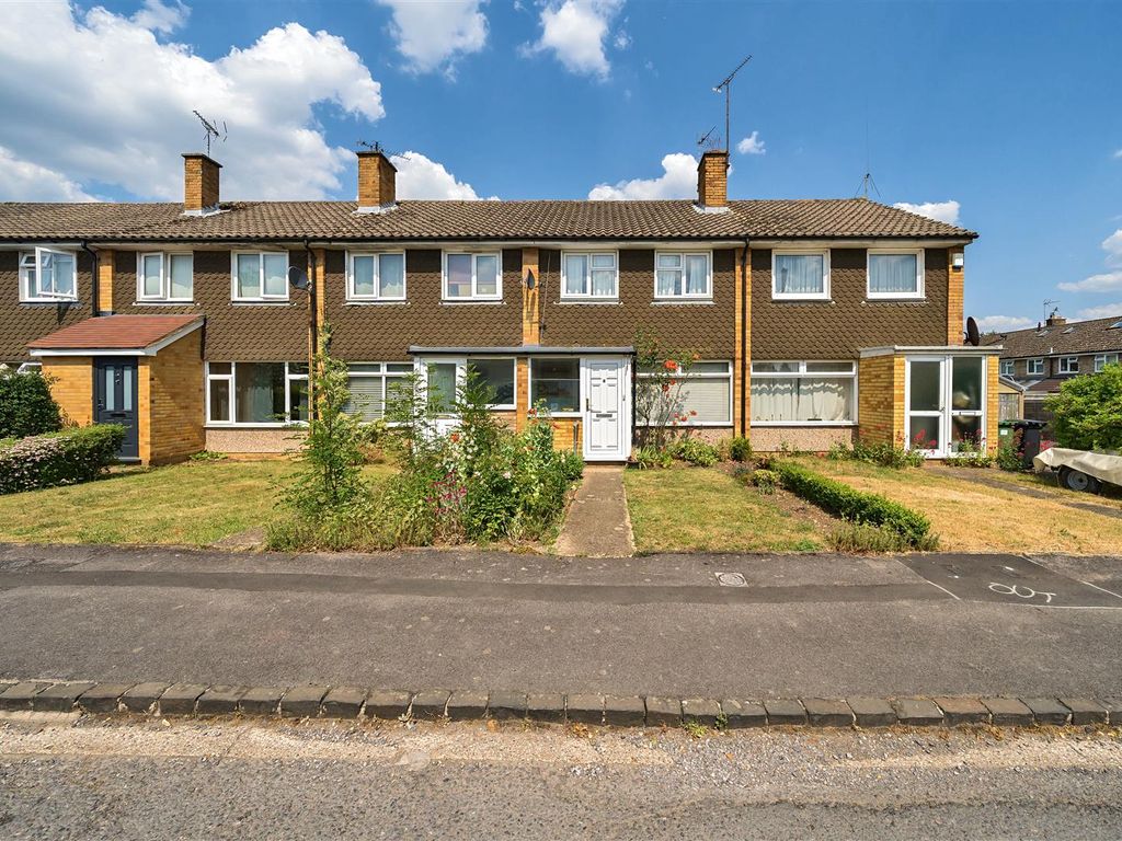 3 bed terraced house for sale in Park Close, Sonning Common, Reading RG4, £320,000