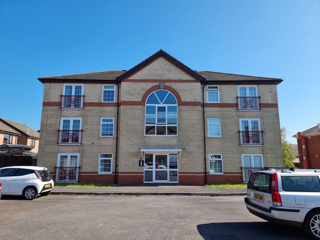 2 bed flat for sale in Barrians Way, Barry CF62, £155,000