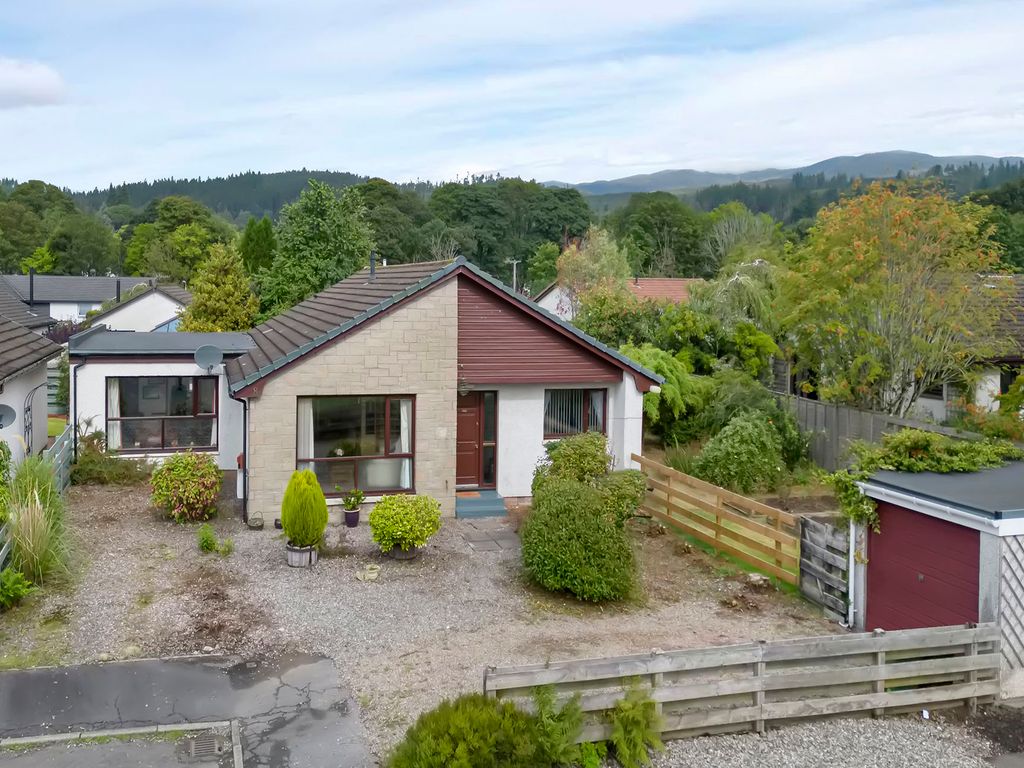 4 bed bungalow for sale in Tummel Place, Comrie, Crieff PH6, £285,000