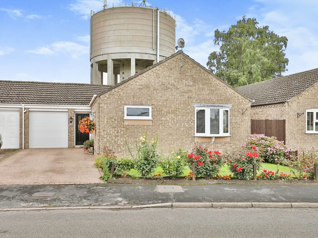 2 bed detached bungalow for sale in Lovell Gardens, Watton, Thetford IP25, £250,000