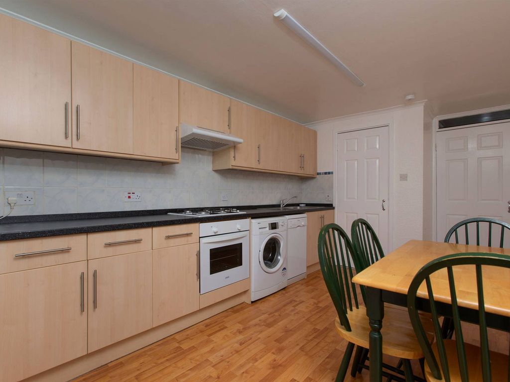 2 bed flat for sale in Gordon Street, Leith, Edinburgh EH6, £190,000