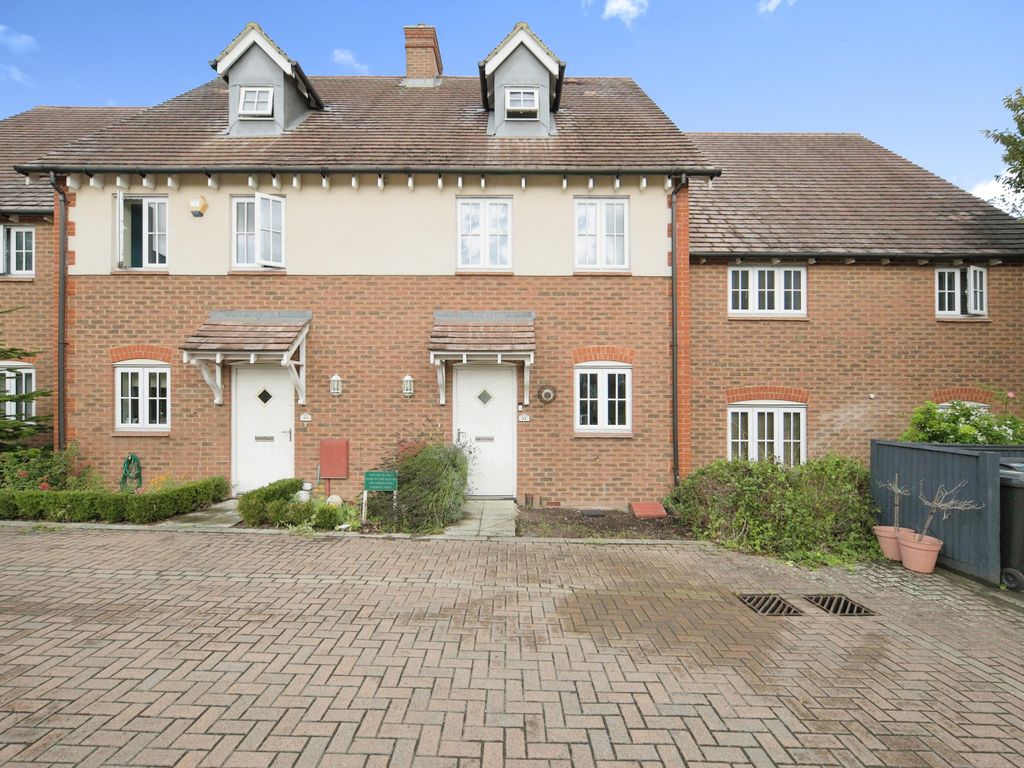 3 bed terraced house for sale in Vigor Close, East Malling, West Malling, Kent ME19, £107,500