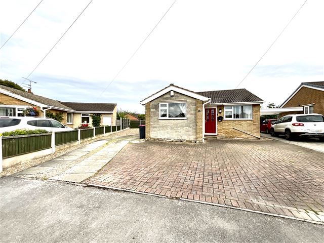3 bed bungalow for sale in Glaisdale Close, Dinnington, Sheffield S25, £220,000