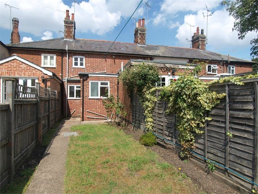 2 bed cottage for sale in Albert Place, Coggeshall CO6, £284,750