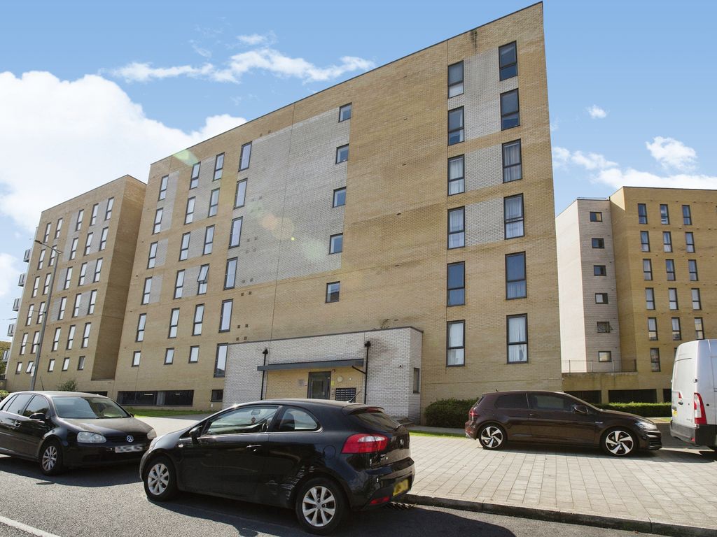 1 bed flat for sale in Handley Page Road, Barking IG11, £250,000