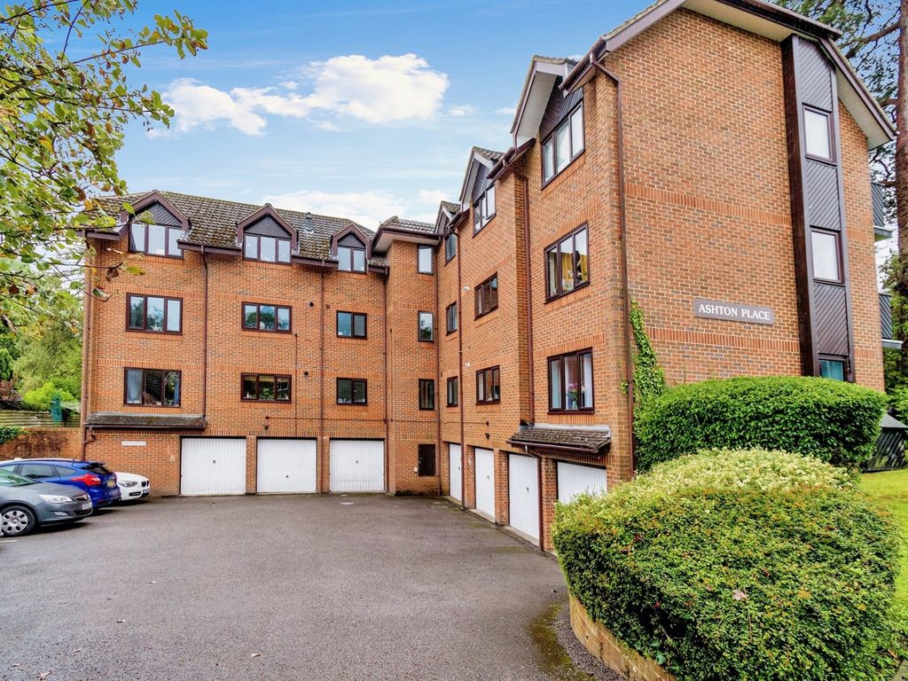 2 bed flat for sale in Ashton Place, Chandler's Ford, Eastleigh SO53, £200,000