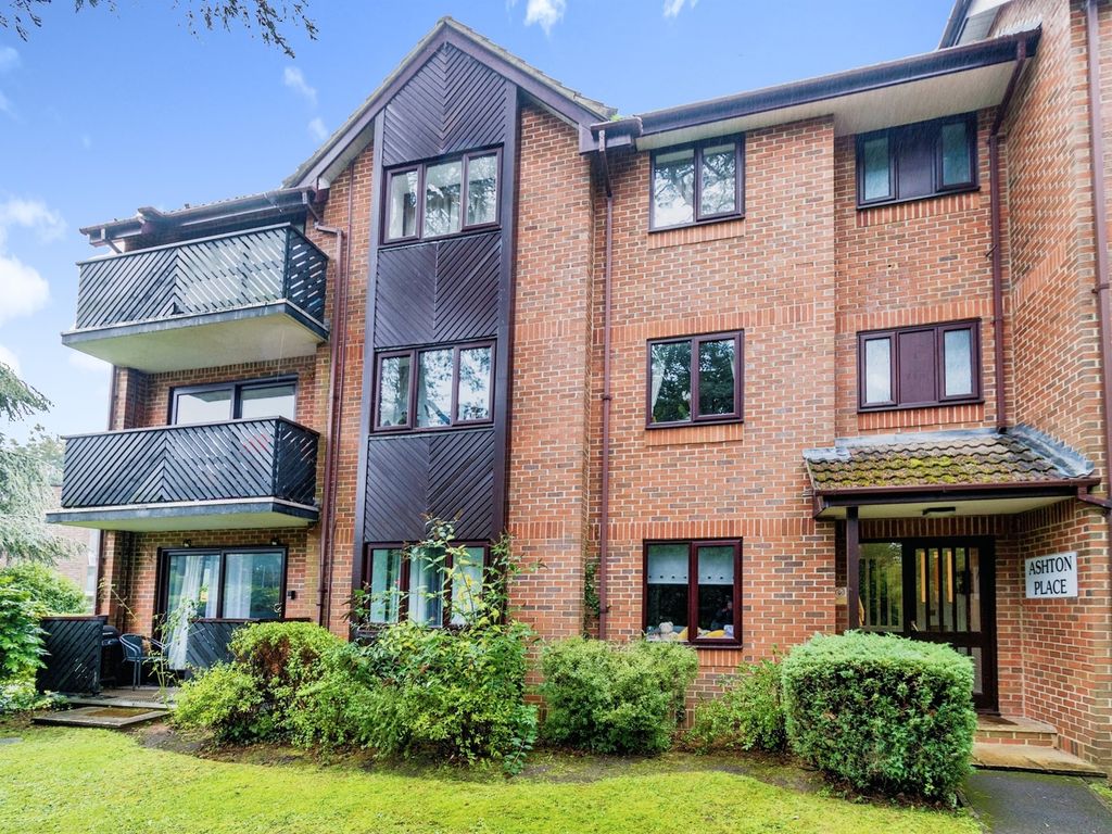 2 bed flat for sale in Ashton Place, Chandler's Ford, Eastleigh SO53, £200,000