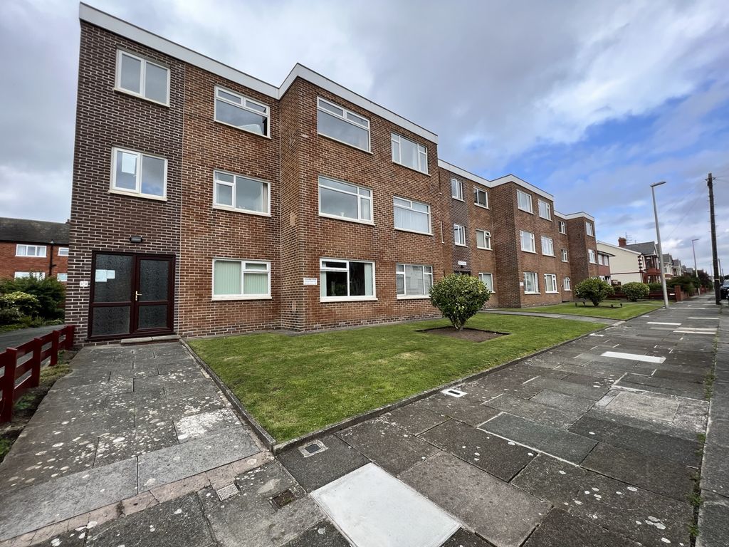 2 bed flat for sale in Vine Court, Gosforth Road, North Shore FY2, £90,000