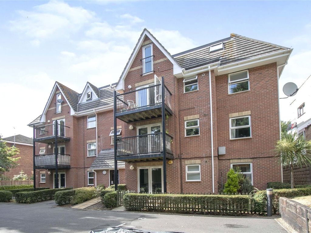 2 bed flat for sale in Florence Road, Bournemouth BH5, £220,000