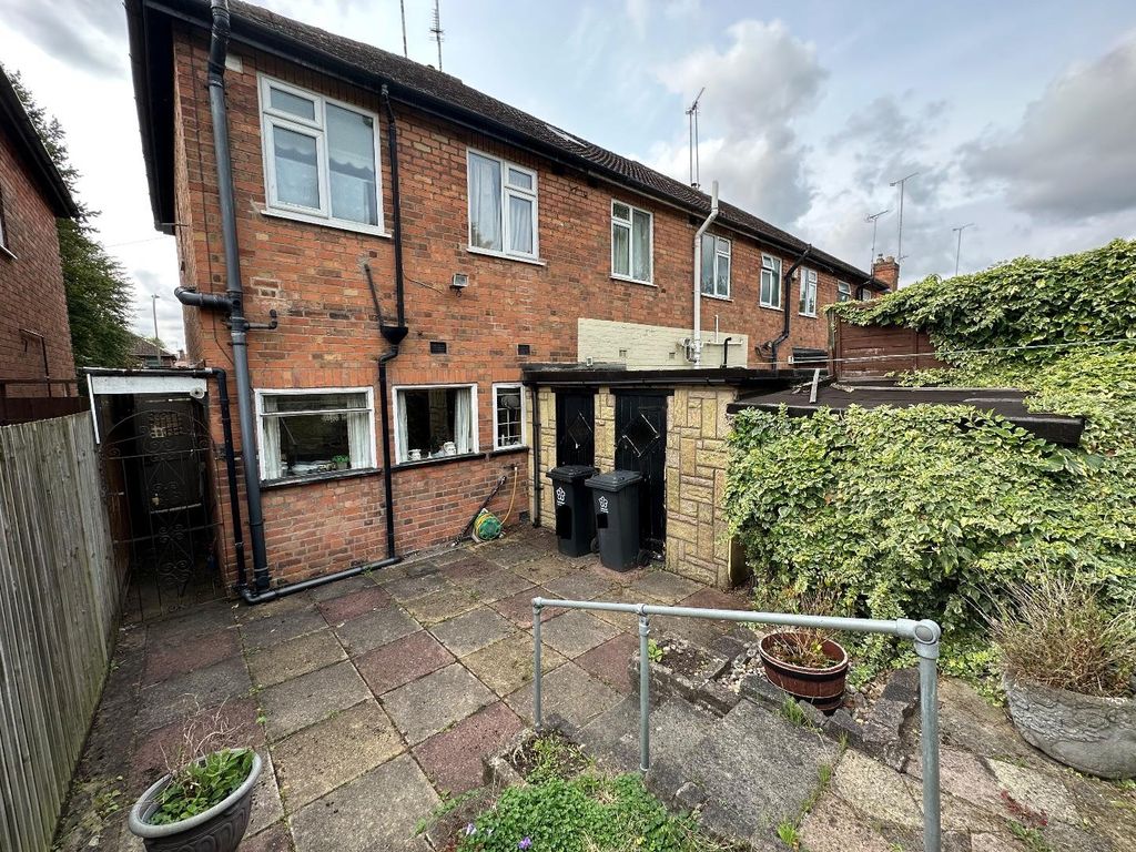 2 bed property for sale in Anstey Lane, Leicester LE4, £199,750