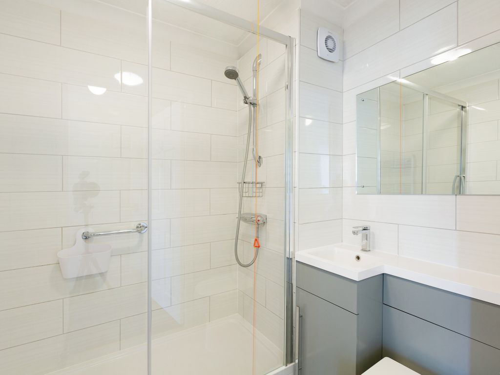 1 bed flat for sale in East Street, Bexleyheath DA7, £179,995