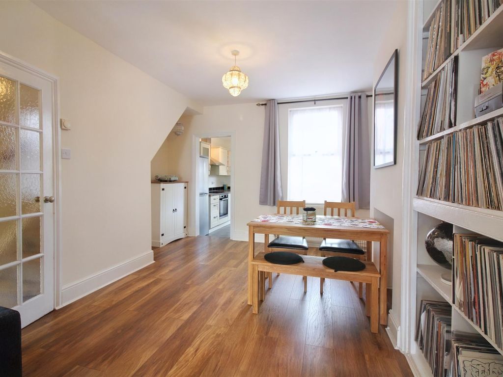 2 bed property for sale in Eastern Street, Aylesbury HP20, £275,000
