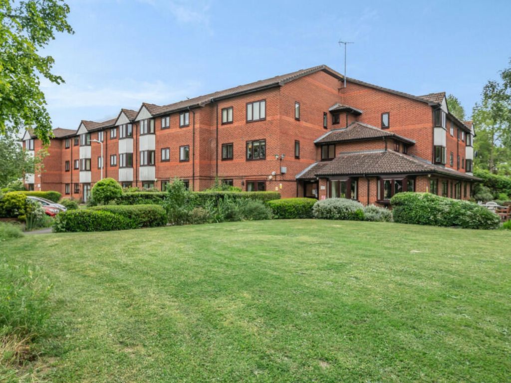 1 bed flat for sale in Neal Close, Northwood HA6, £150,000