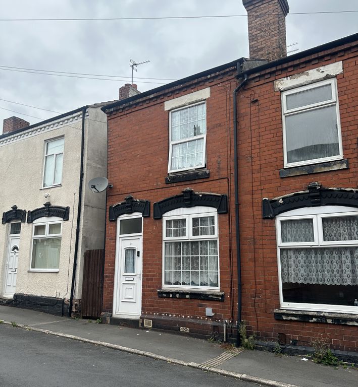 2 bed flat for sale in Pound Road, Wednesbury WS10, £150,000