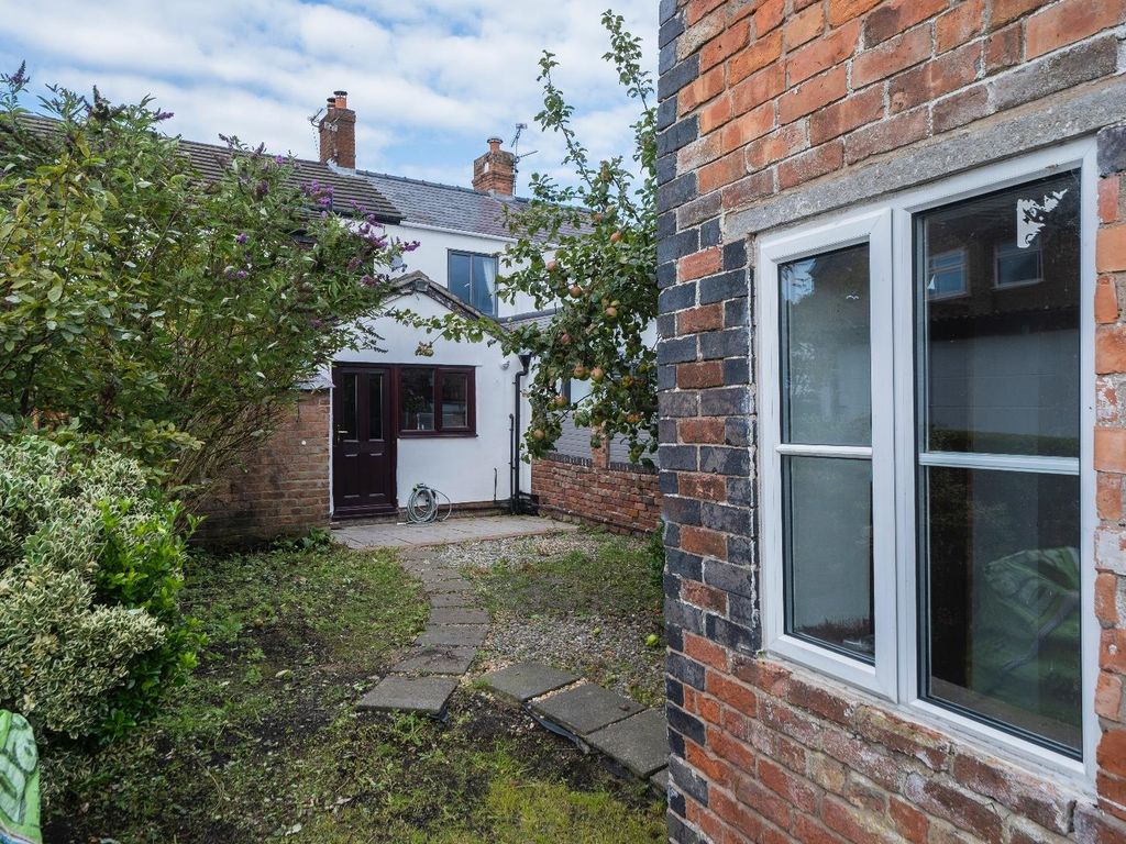 2 bed terraced house for sale in Birch Heath Road, Tarporley CW6, £225,000