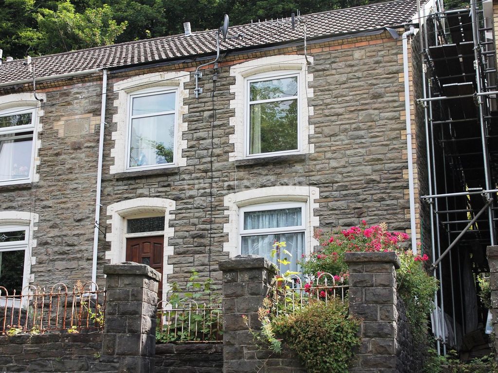 3 bed end terrace house for sale in Newport Road, Cwmcarn, Newport. NP11, £105,000