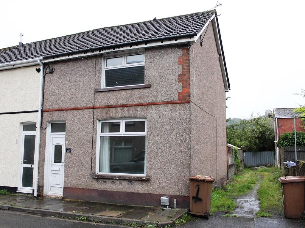 2 bed end terrace house for sale in Isaf Road, Risca, Newport. NP11, £130,000