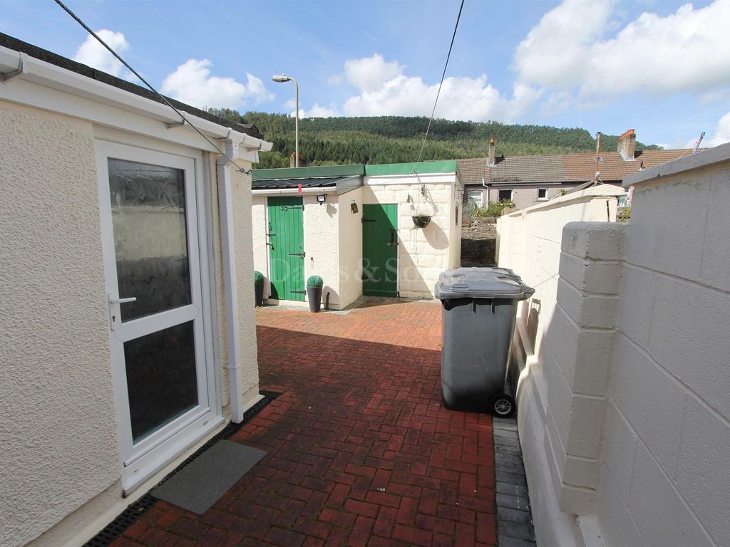 4 bed end terrace house for sale in Islwyn Street, Cwmfelinfach, Ynysddu, Newport. NP11, £185,000