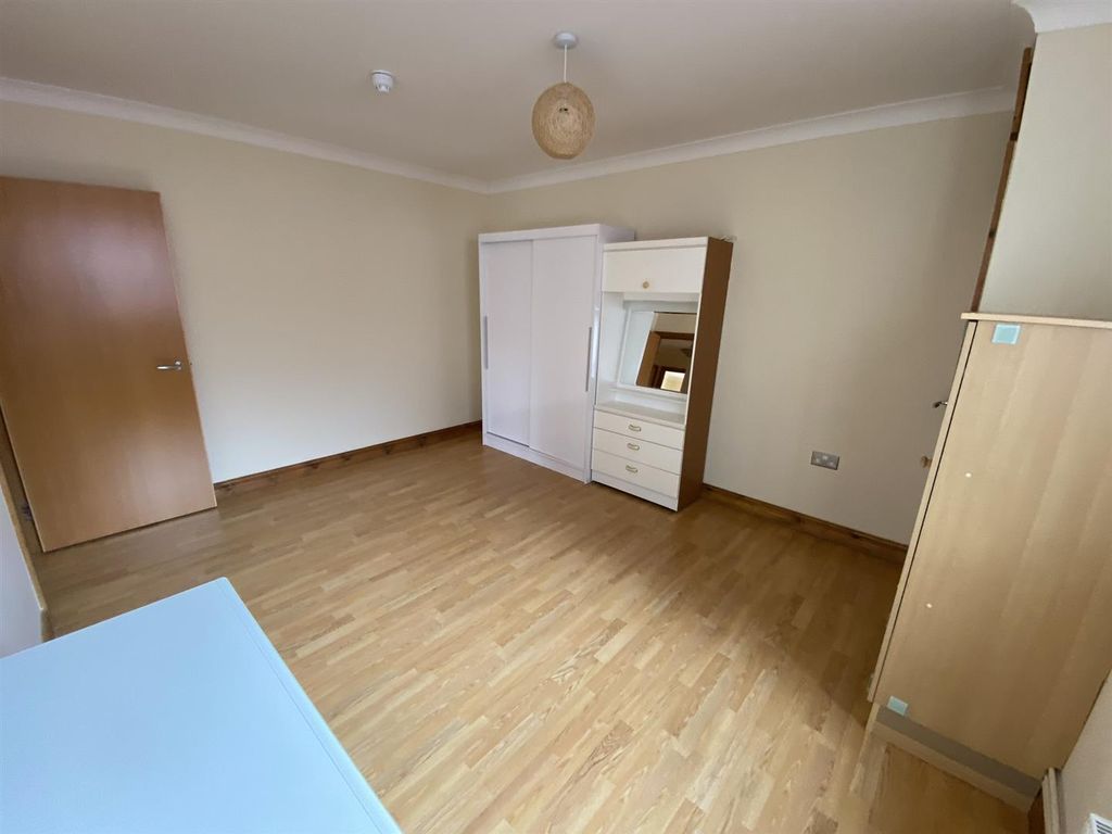 2 bed flat for sale in Princess Street, Llanelli SA15, £129,995