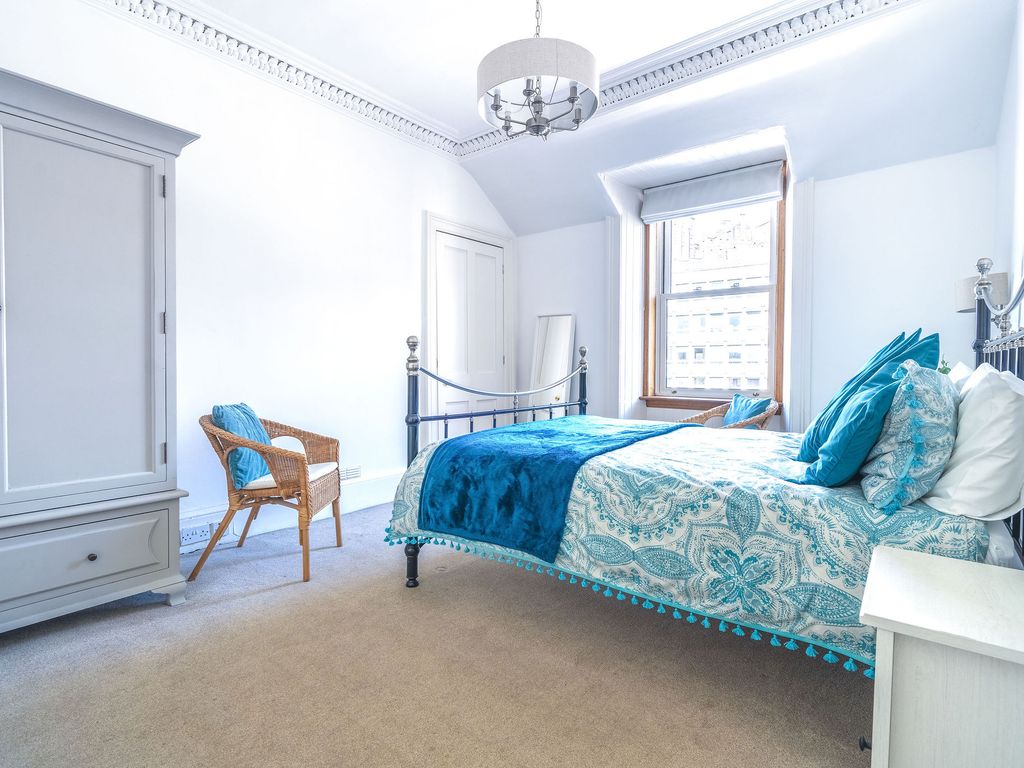 2 bed flat for sale in Lady Lawson Street, Edinburgh EH3, £235,000
