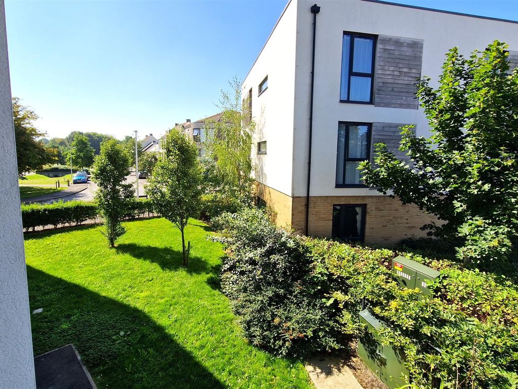 2 bed flat for sale in Cranwell Road, Locking, Weston-Super-Mare BS24, £189,995