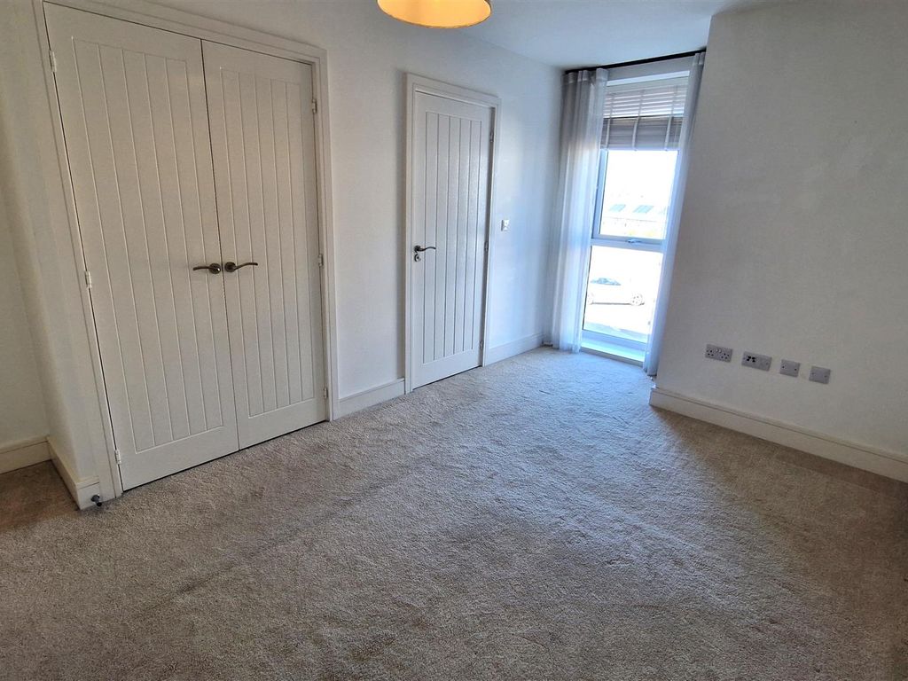 2 bed flat for sale in Cranwell Road, Locking, Weston-Super-Mare BS24, £189,995