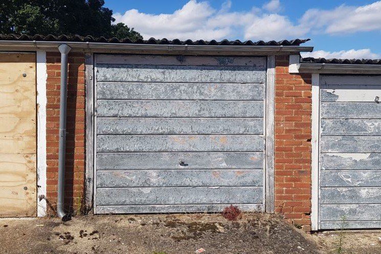 Parking/garage for sale in Lindenhill Road, Bracknell, Berkshire RG42, £9,000
