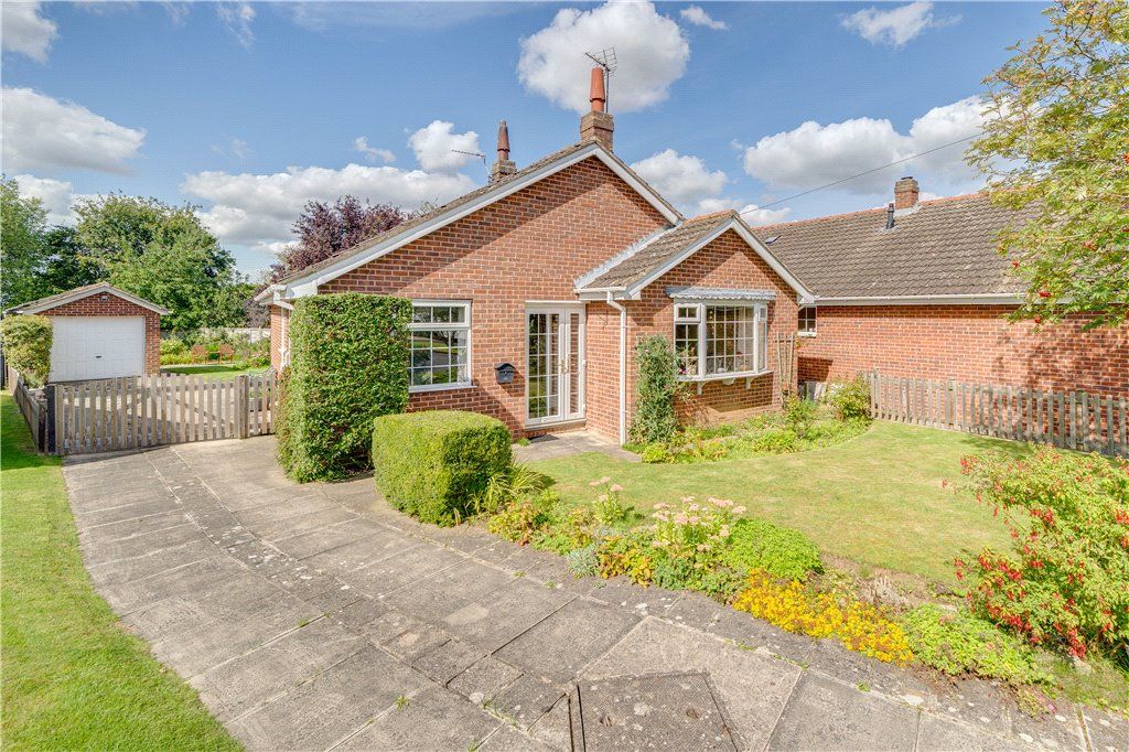 3 bed bungalow for sale in Prince Rupert Drive, Tockwith, York, North Yorkshire YO26, £285,000