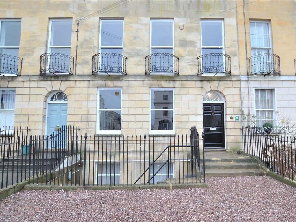 2 bed flat for sale in Albion Street, Cheltenham GL52, £199,950