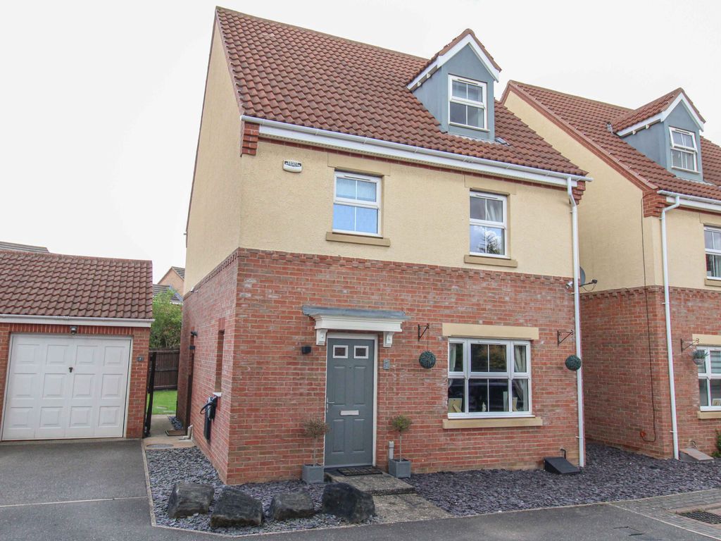 4 bed detached house for sale in Lancer Court, Scartho Top, Grimsby DN33, £239,950