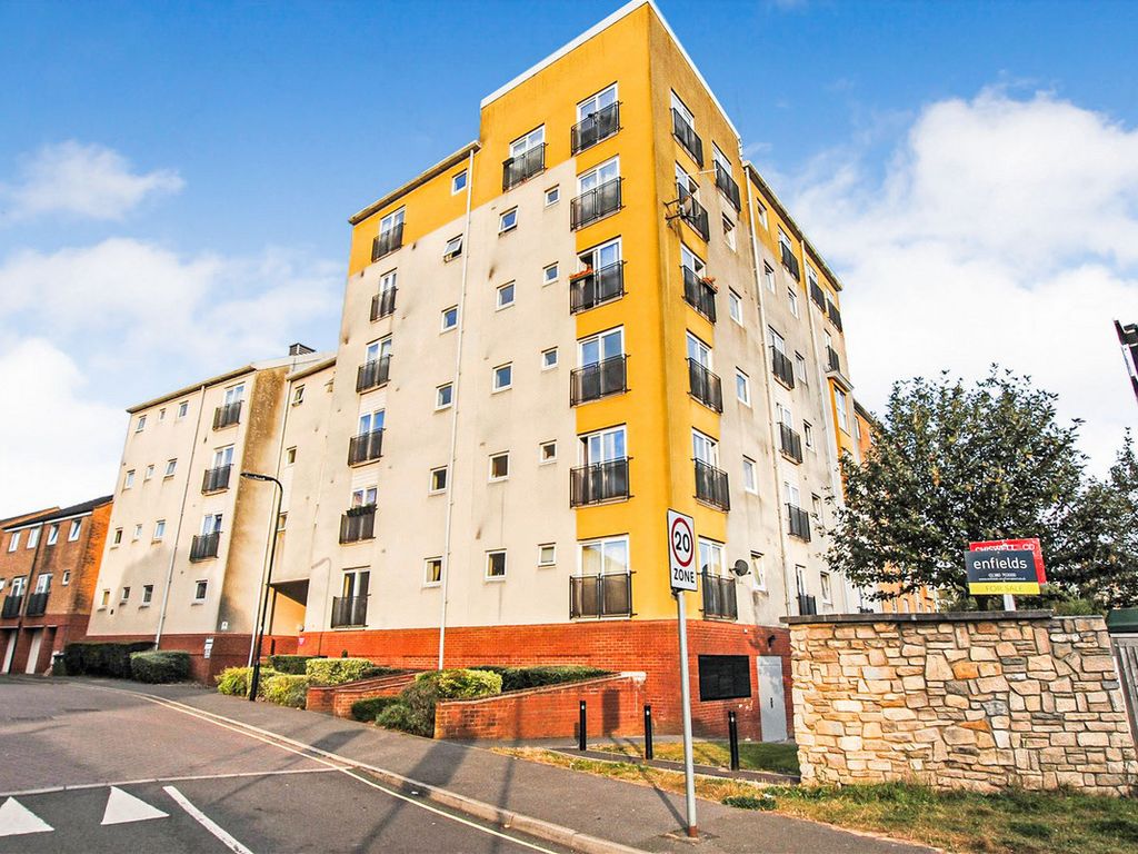 2 bed flat for sale in Carpathia Drive, Southampton SO14, £100,000