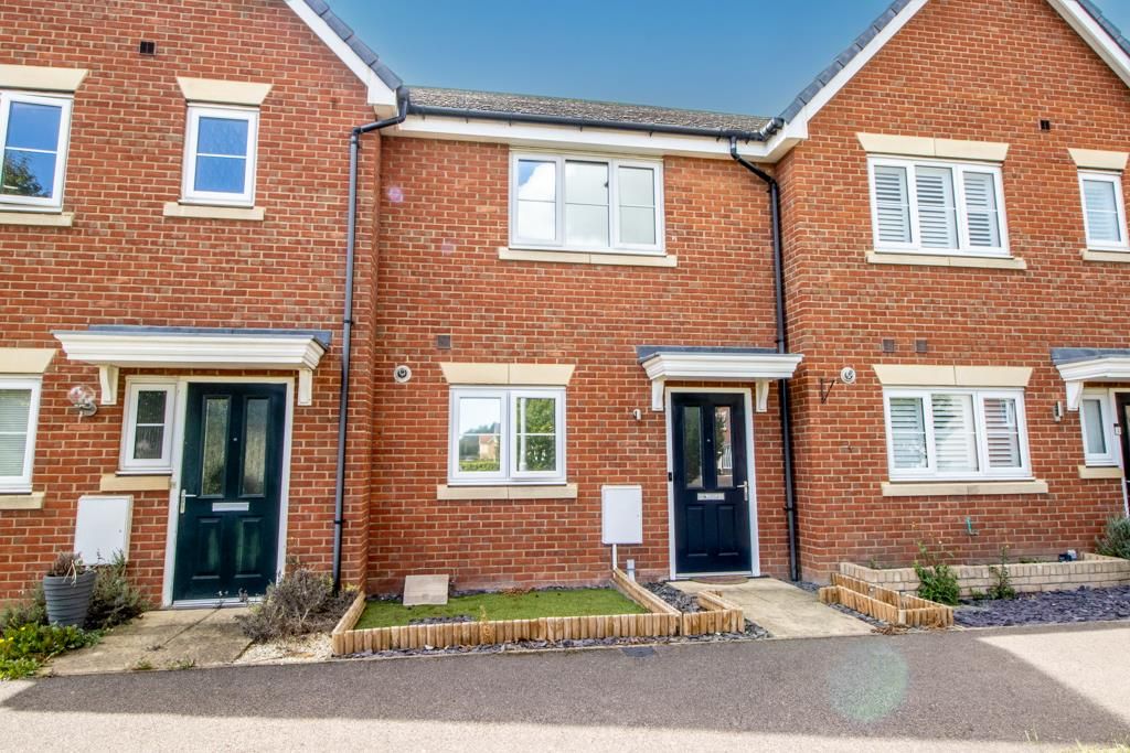 2 bed terraced house for sale in Shires Way, Rochford SS4, £175,000