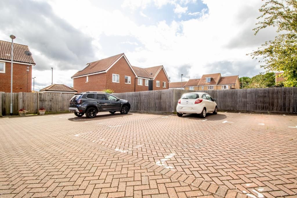 2 bed terraced house for sale in Shires Way, Rochford SS4, £175,000