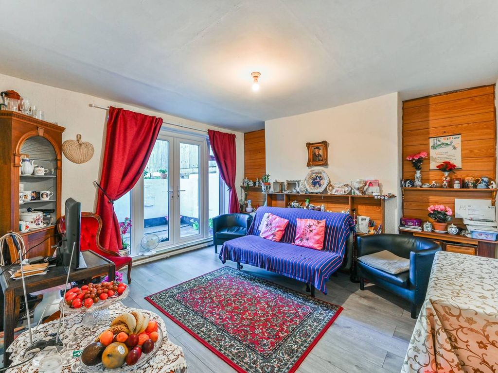 1 bed flat for sale in Wellesley Road, Central Croydon, Croydon CR0, £220,000