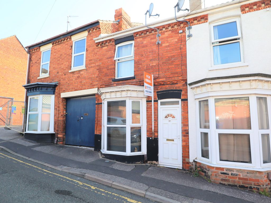 2 bed terraced house for sale in Montague Street, Lincoln LN2, £135,000