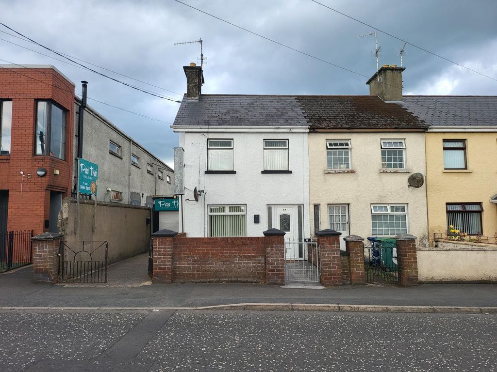 3 bed terraced house for sale in Lake Street, Lurgan, Craigavon BT67, £70,000